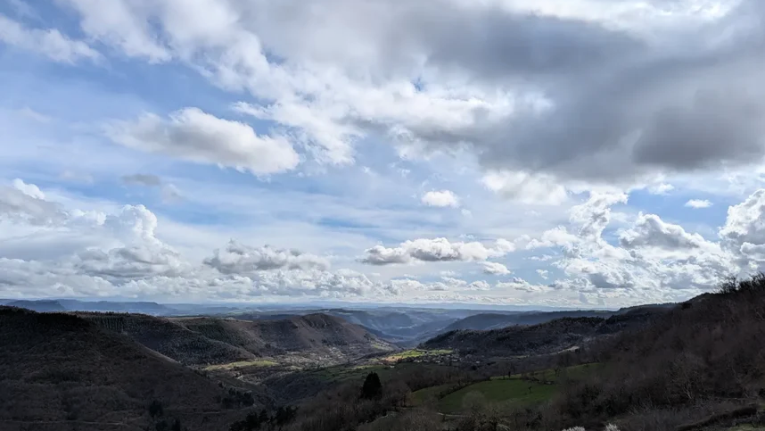 découvrez les prévisions météo pour rodez le 22 avril 2025. renseignez-vous sur les températures, les conditions climatiques et les conseils pratiques pour bien profiter de votre journée à rodez.
