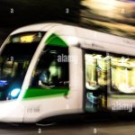 découvrez l'opération nocturne du tramway, une initiative innovante qui améliore la mobilité urbaine après la tombée de la nuit. profitez d'un transport sécurisé et pratique dans votre ville, tout en explorant les services offerts et les horaires adaptés pour vos trajets nocturnes.