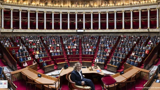 découvrez les enjeux de la parité dans le cadre de la réforme des municipales de 2026. analyse des mesures proposées pour garantir une représentation équitable des femmes et des hommes dans les instances locales.