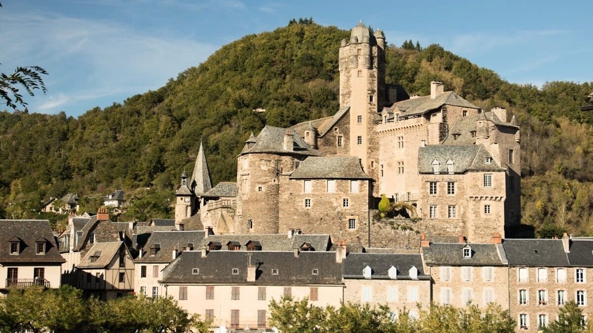 découvrez les paysages enchanteurs du nord-aveyron, où la nature sauvage, les collines verdoyantes et les villages pittoresques se rencontrent. explorez cette région riche en patrimoine et laissez-vous charmer par ses panoramas époustouflants.
