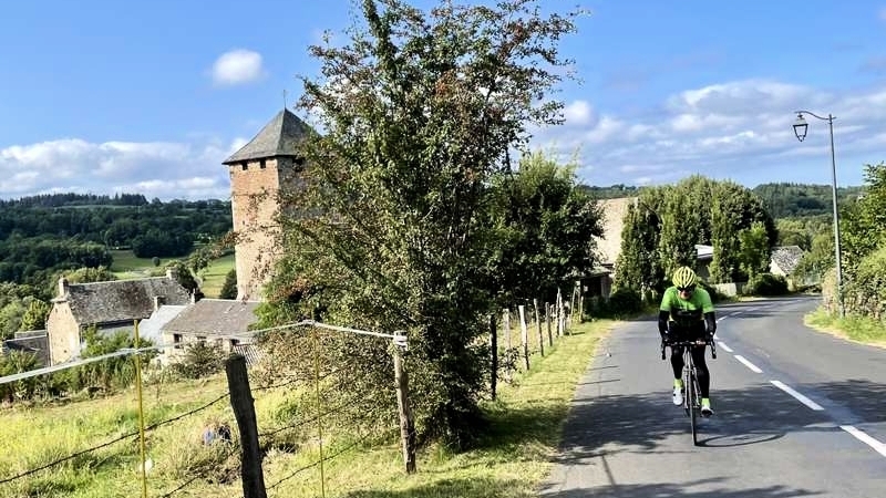 découvrez les meilleures pistes cyclables de l'aveyron, un véritable paradis pour les cyclistes. explorez des paysages à couper le souffle, des routes sécurisées et des itinéraires adaptés à tous les niveaux, pour une expérience inoubliable au cœur de la nature.