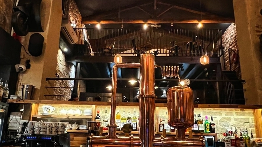 découvrez le restaurant alexandre à albi, où la gastronomie rencontre l'authenticité. profitez d'une expérience culinaire unique avec des plats raffinés, préparés à partir des meilleurs ingrédients locaux. une ambiance chaleureuse et un service attentif vous attendent pour une soirée inoubliable.