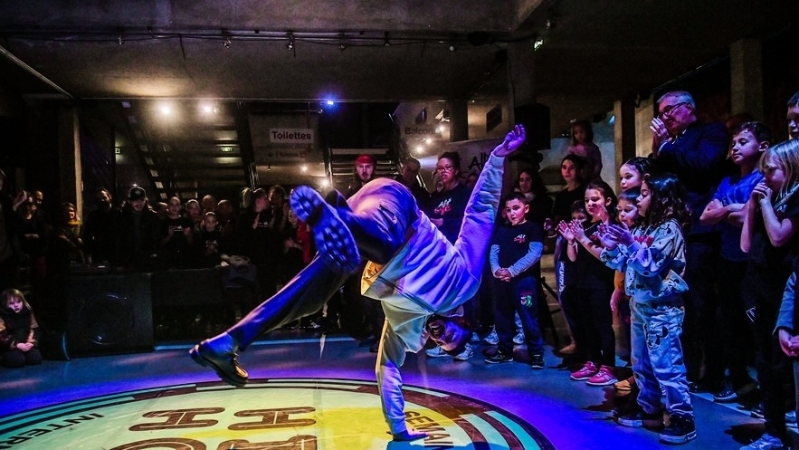 découvrez le retour tant attendu du hip-hop dans le tarn ! plongez dans l'univers vibrant de la culture urbaine avec des événements, des artistes locaux et des découvertes musicales qui rythmeront vos journées. ne manquez pas cette célébration de la passion et de la créativité !