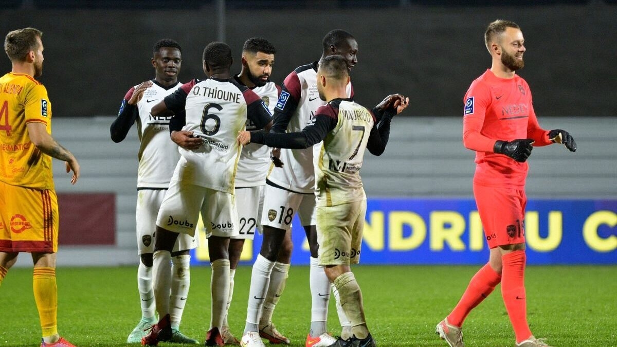 découvrez les réactions des équipes et l'importance cruciale des points lors du match rodze- caen. analyse, commentaires et enjeux de cette rencontre passionnante pour les deux clubs.