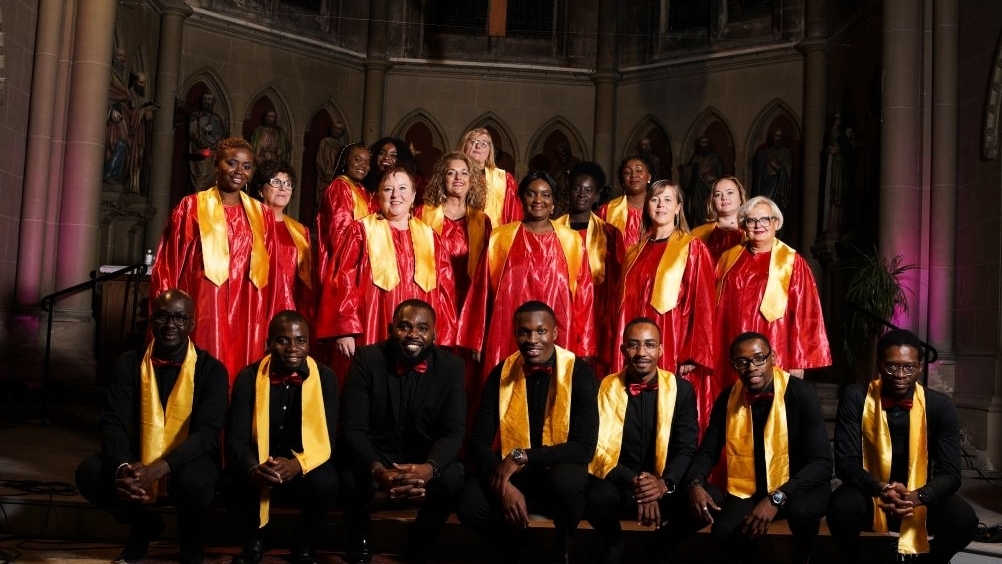 découvrez le rodez gospel choir à saint geniez, une expérience musicale unique qui allie passion et harmonie. rejoignez-nous pour une soirée inoubliable, où des voix puissantes chantent l'espoir et la joie à travers des mélodies gospel vibrantes.