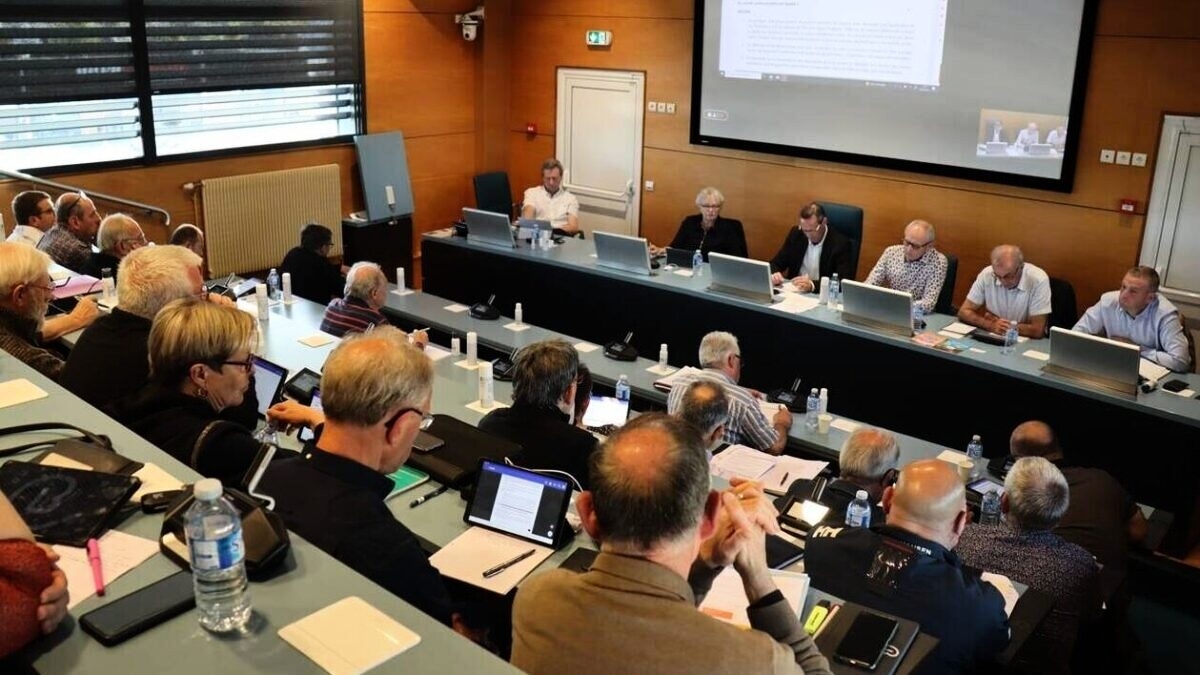 participez à notre séminaire dédié à la loi zéro artificialisation. découvrez les enjeux, les implications et les stratégies pour préserver les espaces naturels tout en assurant un développement durable. inscrivez-vous pour échanger avec des experts et enrichir vos connaissances sur cette législation clé.