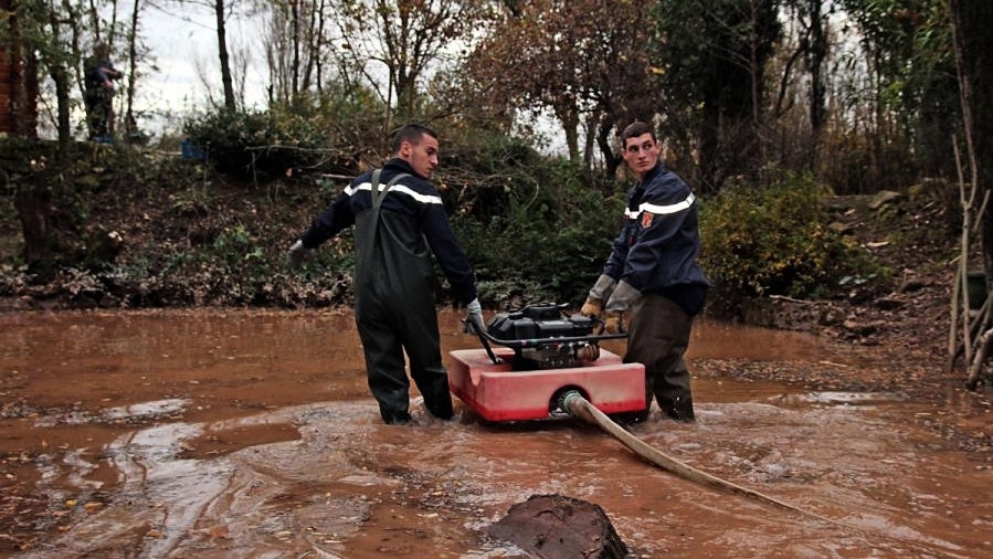 découvrez les dernières informations sur l'alerte crue dans le tarn. restez informé des risques potentiels, des mesures de sécurité à adopter et suivez les recommandations des autorités pour assurer votre sécurité et celle de vos proches.