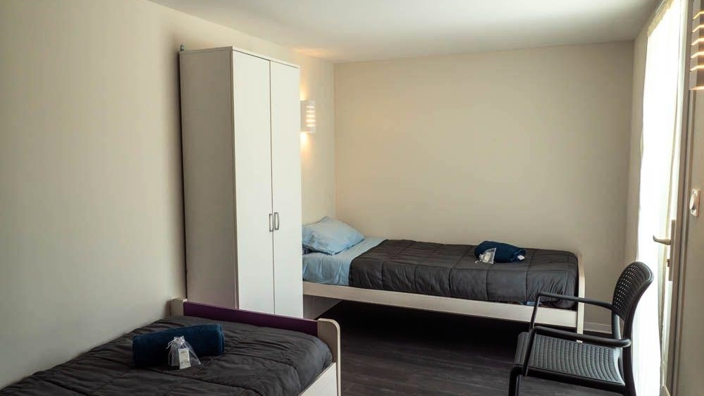 découvrez des vacances sereines en aveyron, au cœur de la nature préservée. profitez de paysages époustouflants, d'activités en plein air et d'une gastronomie authentique pour un séjour inoubliable.