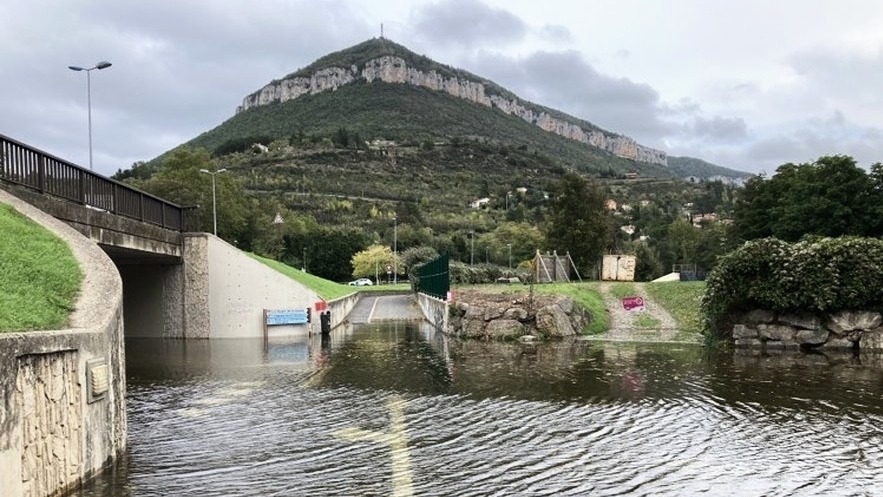 restez informé sur les alertes de vigilance jaune dans l'aveyron. découvrez les conseils de sécurité, les prévisions météorologiques et les impacts potentiels sur votre quotidien. soyez proactif et préparez-vous aux conditions météorologiques changeantes.