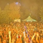découvrez l'ultime expérience de rave party dans un village pittoresque du tarn. joignez-vous à nous pour une nuit inoubliable de musique, de danse et de convivialité au cœur de la nature. ne manquez pas cette célébration unique de la culture underground !