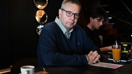 découvrez l'incroyable histoire d'une retraitée du tarn dont l'adn a révélé des secrets inattendus. une enquête fascinante sur l'identité et les origines, plongeant au cœur d'une vie marquée par des événements dramatiques.