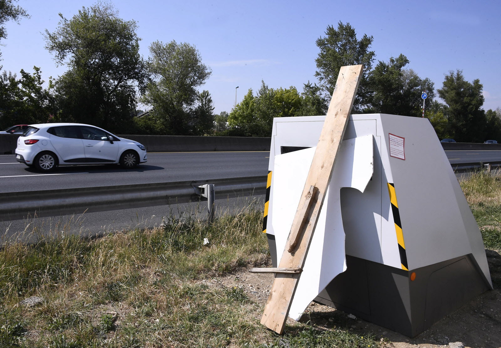 découvrez les dernières informations sur les chantiers en cours et les radars présents sur l'autoroute a75. restez informé pour un trajet plus sûr et sans surprises.