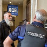 découvrez les détails de l’attaque sur un gardien à la prison de rodez : circonstances, réactions des autorités et conséquences pour la sécurité pénitentiaire.
