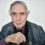 découvrez le parcours de jean delmas, archiviste passionné et gardien de la mémoire collective, dont le travail a marqué l'histoire de la conservation des archives en france.