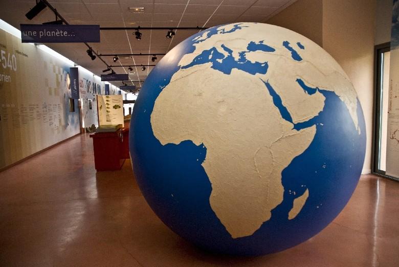 découvrez comment les musées de l'aveyron font face au péril : enjeux de sauvegarde du patrimoine, initiatives locales et défis de préservation. explorez l'avenir de la culture en aveyron.