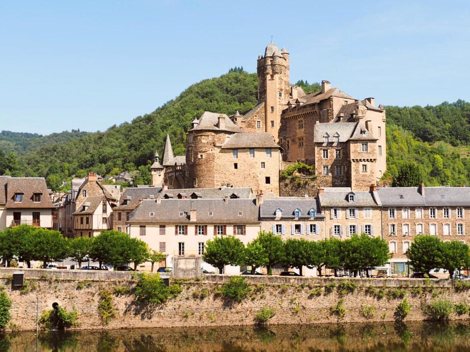 découvrez la quête épicière en aveyron : un parcours gourmand à la rencontre des meilleurs produits du terroir, des spécialités locales et des adresses authentiques pour ravir les fins gourmets.