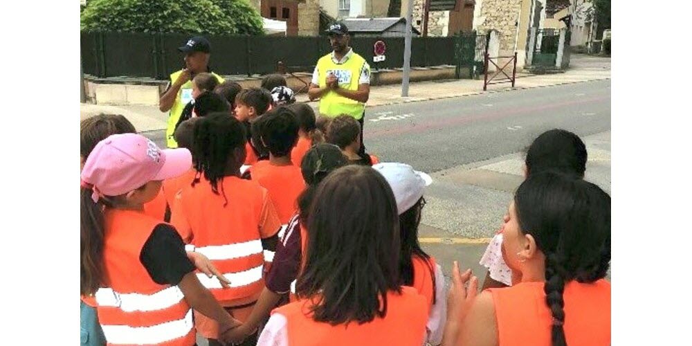 découvrez nos conseils et solutions pour garantir la sécurité des enfants dans le village. protégez vos enfants avec des mesures adaptées à leur environnement, pour une vie sereine et sans danger !