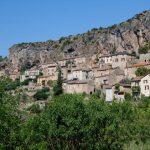 découvrez les plus beaux villages de l'aveyron où acheter une maison à moins de 95 000€. guide complet pour investir ou vivre dans une région authentique et pleine de charme.