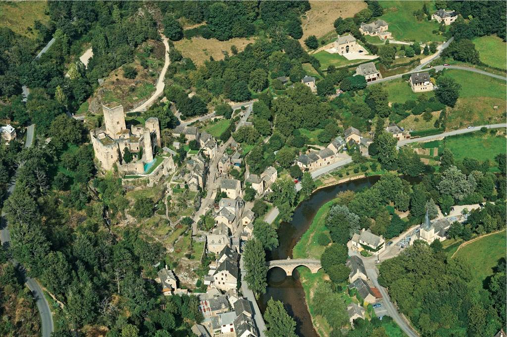 découvrez la beauté de l'aveyron à travers ses paysages naturels, ses villages pittoresques et son patrimoine unique. explorez une destination authentique pour des séjours inoubliables.