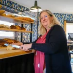 découvrez comment la gendarmerie de l'aveyron a surpris un individu en flagrant délit dans une boulangerie. détails de l'intervention, réactions et conséquences de cette arrestation surprenante.