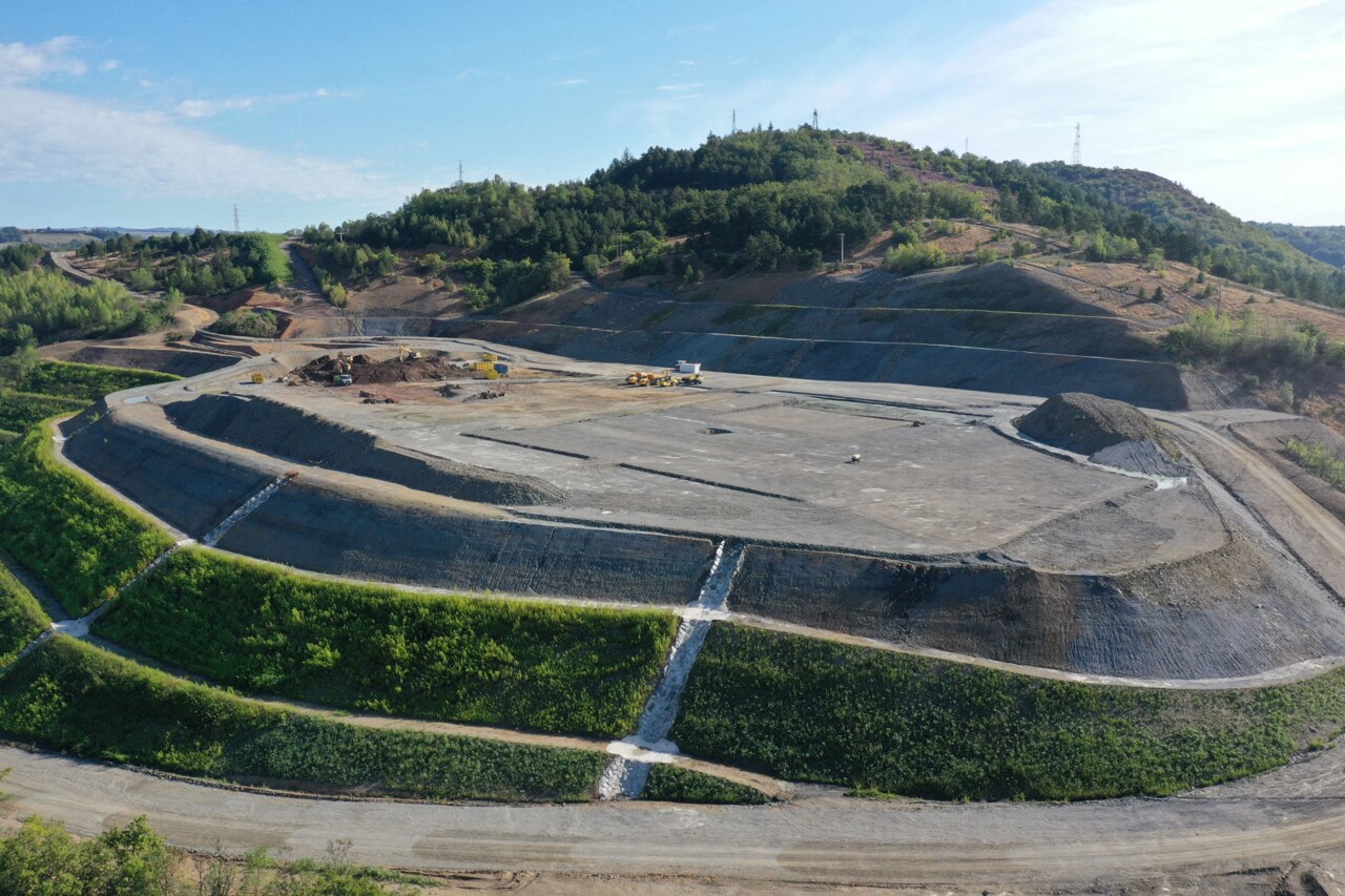 découvrez comment les résidents de viviez s'unissent pour s'opposer à l'installation d'une usine de déchets, défendant la qualité de vie et l'environnement de leur commune.